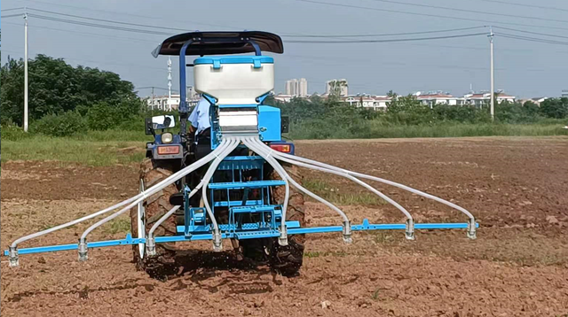 Máquina sembradora para aplicación de productos OSR.