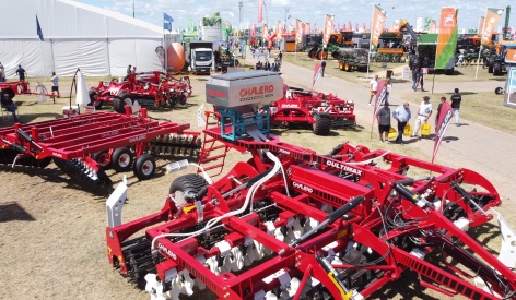YongXiang construyó una sembradora VERDE personalizada para CHALERO en Expoagro 2026